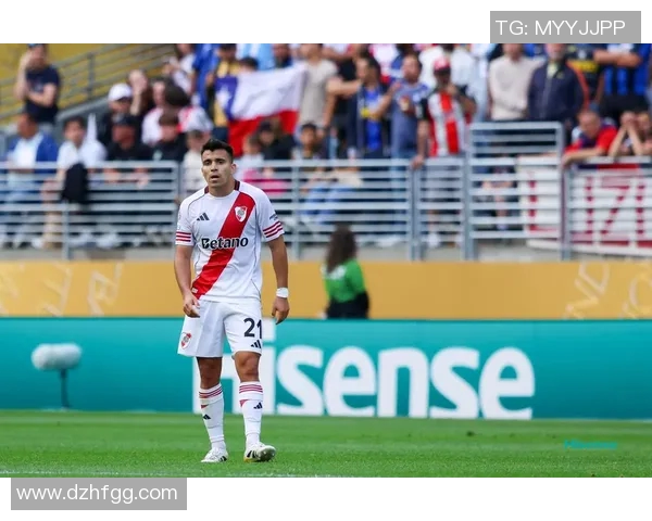 河床与两国竞技的较量：足球激情与文化碰撞的完美交融